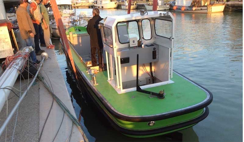 barca per pulizia venezia