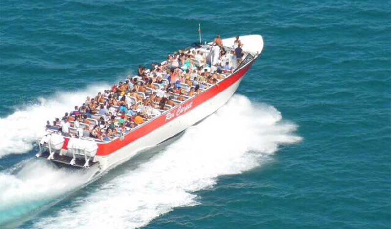 barca trasporto passeggeri